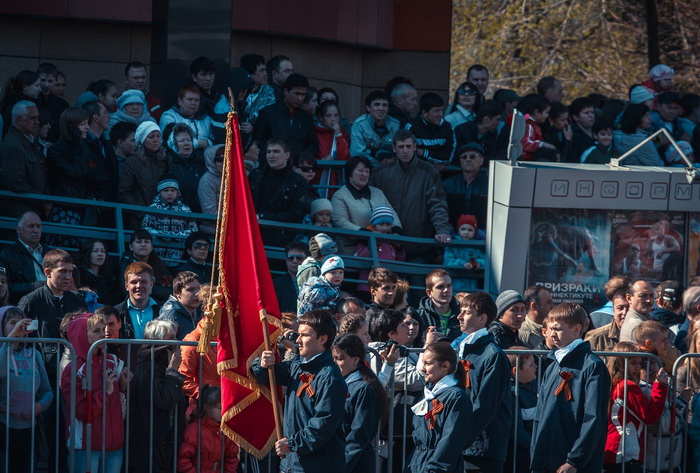 Совет школьного музея- участники парада 2013г.